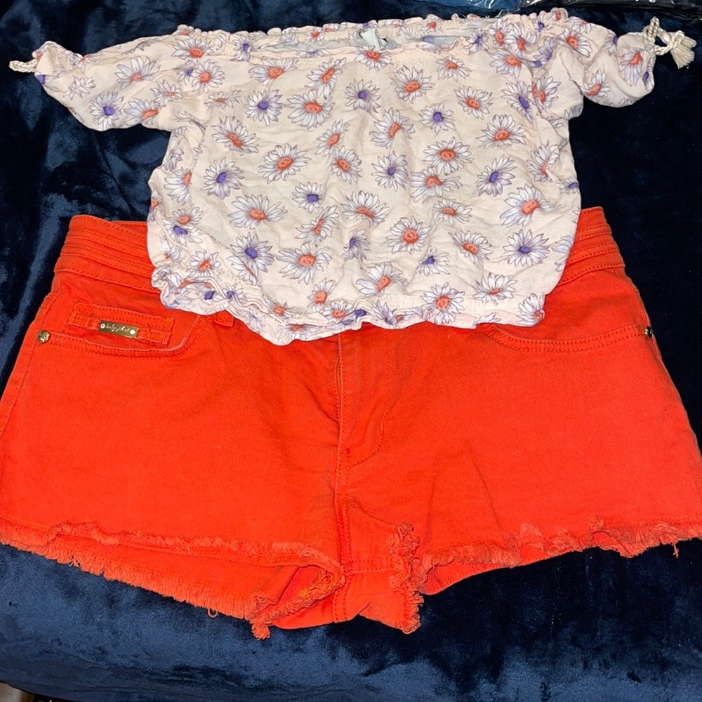 BABY PHAT SHORTS & FOREVER 21 TOP